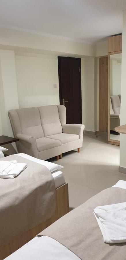 Hotel Top Central Bukares Bagian luar foto