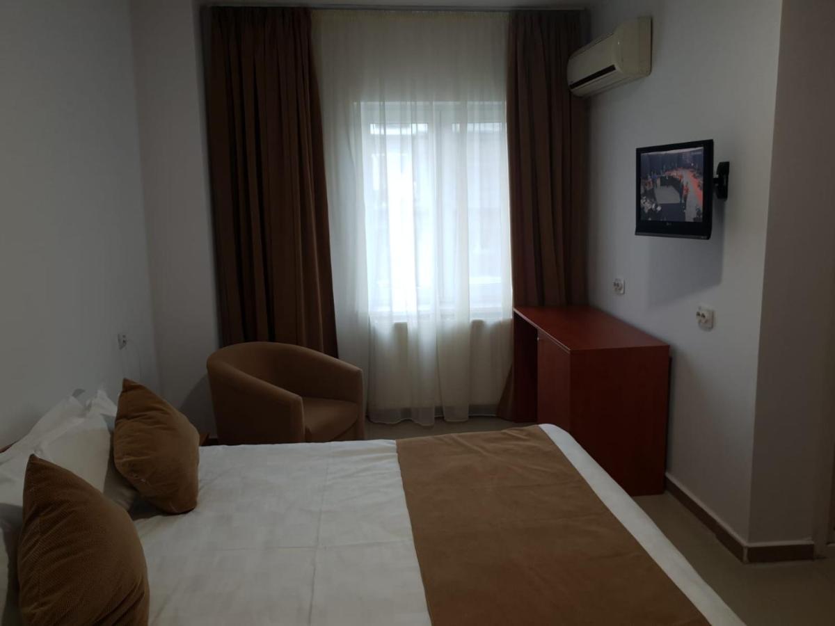 Hotel Top Central Bukares Bagian luar foto