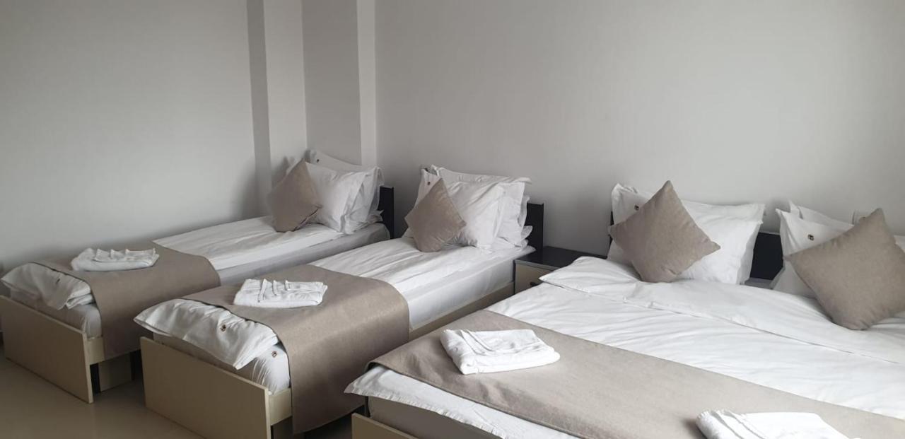 Hotel Top Central Bukares Bagian luar foto