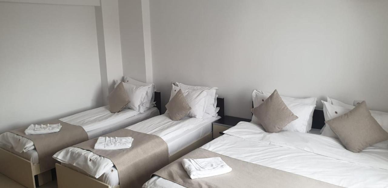 Hotel Top Central Bukares Bagian luar foto