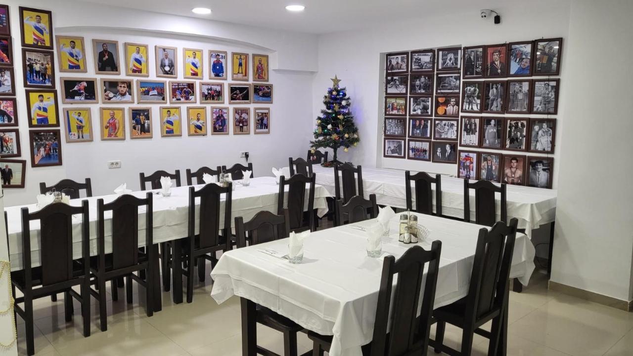 Hotel Top Central Bukares Bagian luar foto
