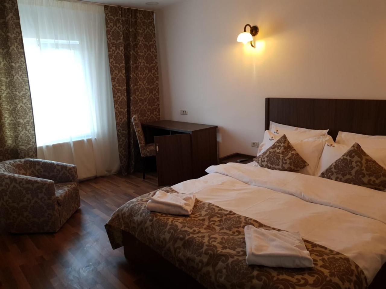 Hotel Top Central Bukares Bagian luar foto