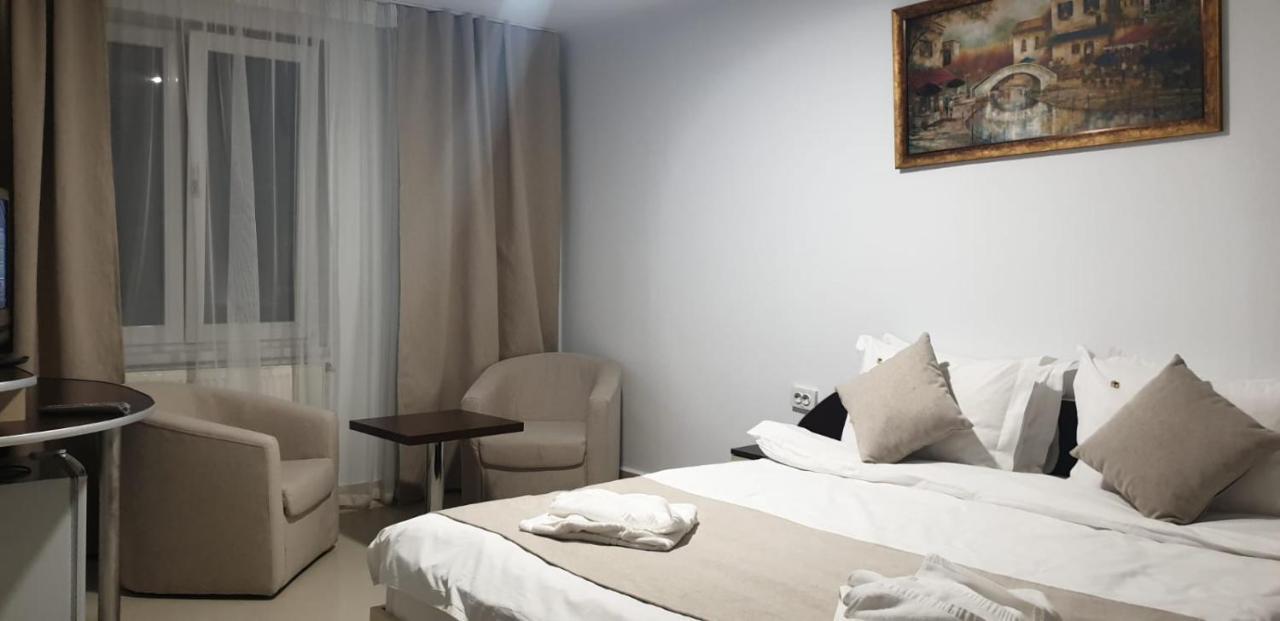 Hotel Top Central Bukares Bagian luar foto